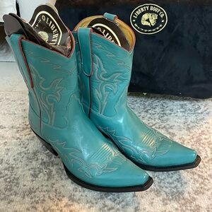 Liberty Boot Co. Women's Teal Heeled Boots